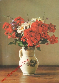 Pohlednice, kytice za zahrádky v malovaném džbánu, prošlá poštou
