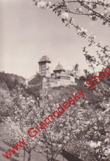 Pohlednice Karlštejn s razítkem hradu / prošlá poštou